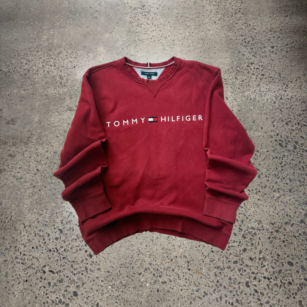 Tommy Hilfiger Vintage Red Embroidered Logo Crewneck Sweatshirt XL